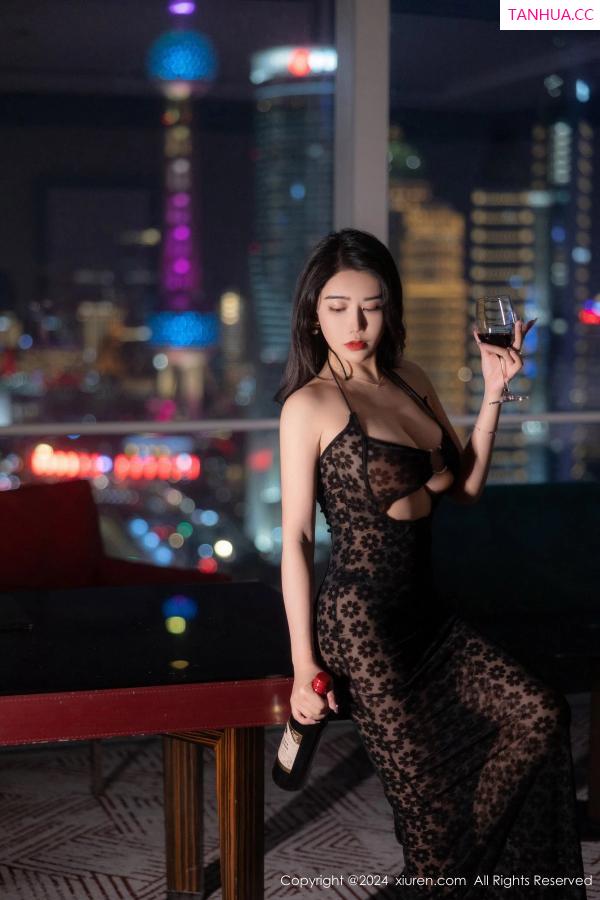   [XiuRen]高清写真图 2024.04.08 No.8355 李若汐 美胸性感第4张图片